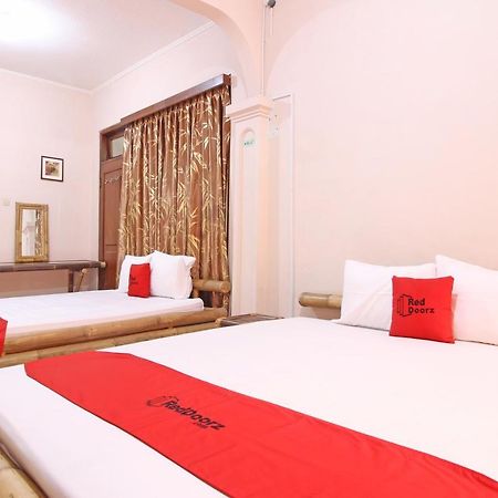 Reddoorz Near Pakualaman Yogyakarta Kültér fotó